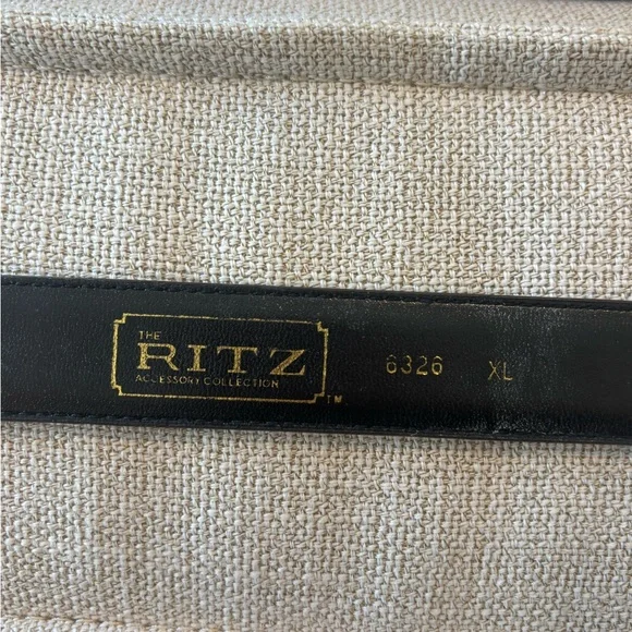 Chic Black and Gold Women's Black Leather Belt - Picture 2 of 4